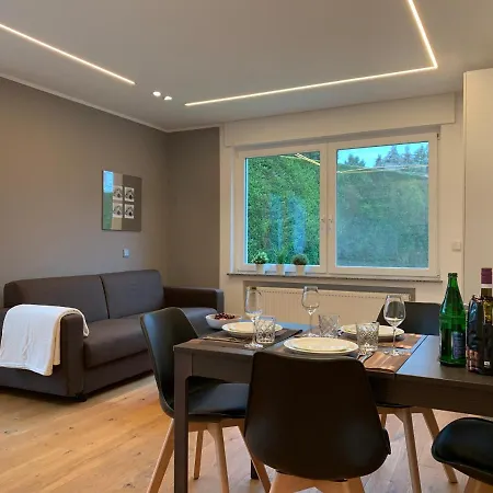 Koeln In Bornheim-sechtem, Naehe Phantasialand, Bruehl, Koeln, Bonn, Db-anschluss, Messe-koeln, Business-komfort Appartement