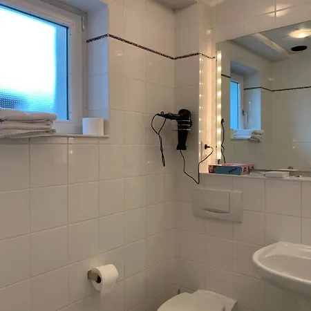 Koeln In Bornheim-sechtem, Naehe Phantasialand, Bruehl, Koeln, Bonn, Db-anschluss, Messe-koeln, Business-komfort *