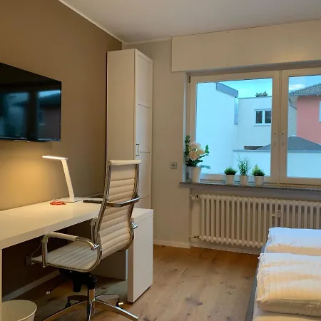 Appartement Koeln In Bornheim-sechtem, Naehe Phantasialand, Bruehl, Koeln, Bonn, Db-anschluss, Messe-koeln, Business-komfort