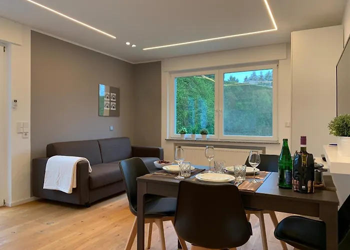 Koeln In Bornheim-sechtem, Naehe Phantasialand, Bruehl, Koeln, Bonn, Db-anschluss, Messe-koeln, Business-komfort Appartement